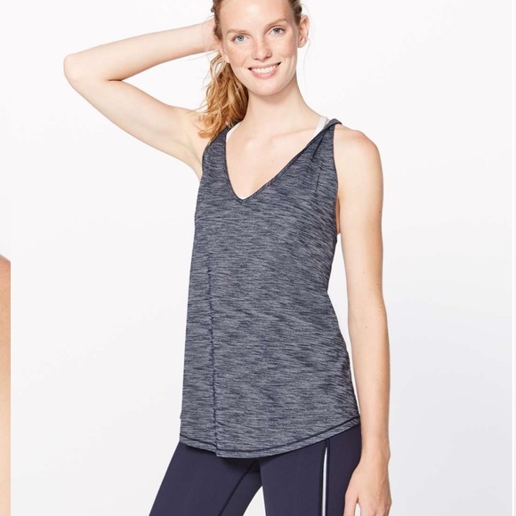 LULULEMON do the twist tank - Picture 2 of 14